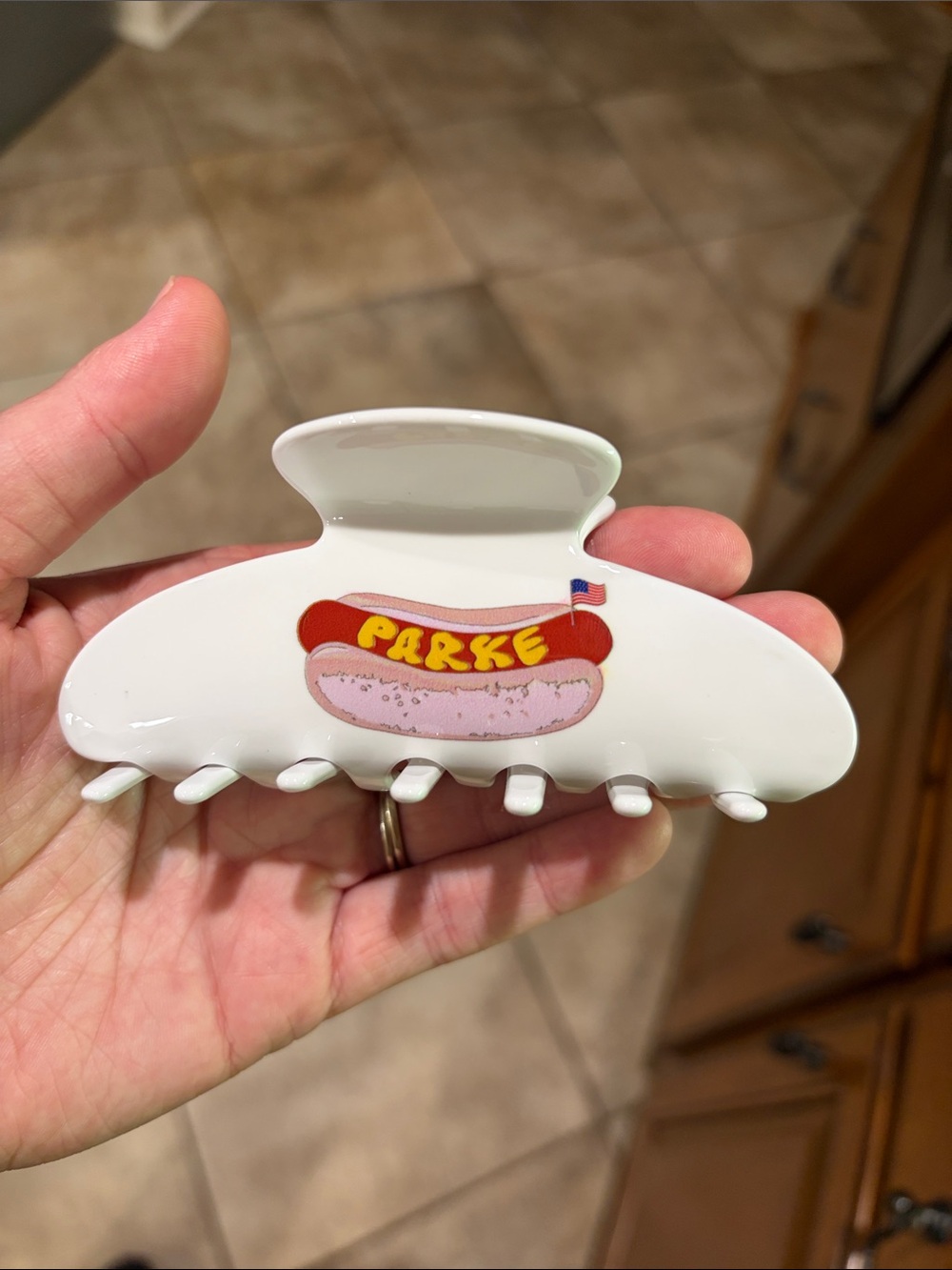PARKE hotdog claw clip & pouch